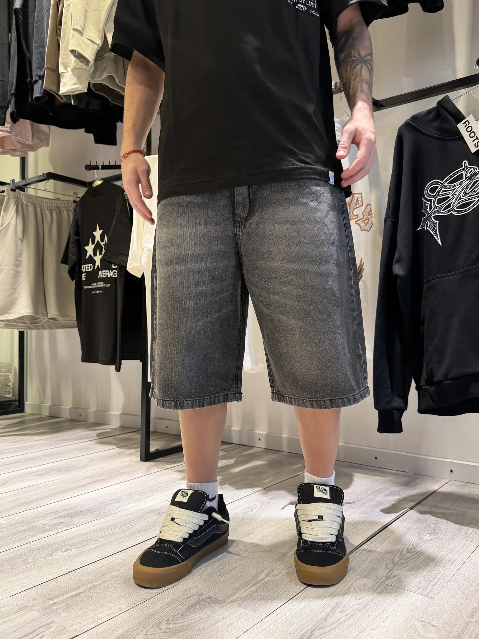 Bermuda Baggy Gris Gastada